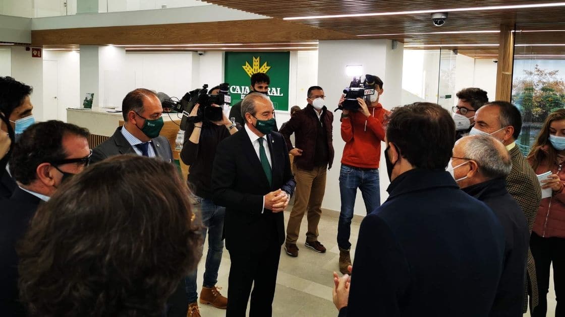 El presidente de Caja Rural de Zamora durante la inauguración de la nueva oficina - ingenierosVA