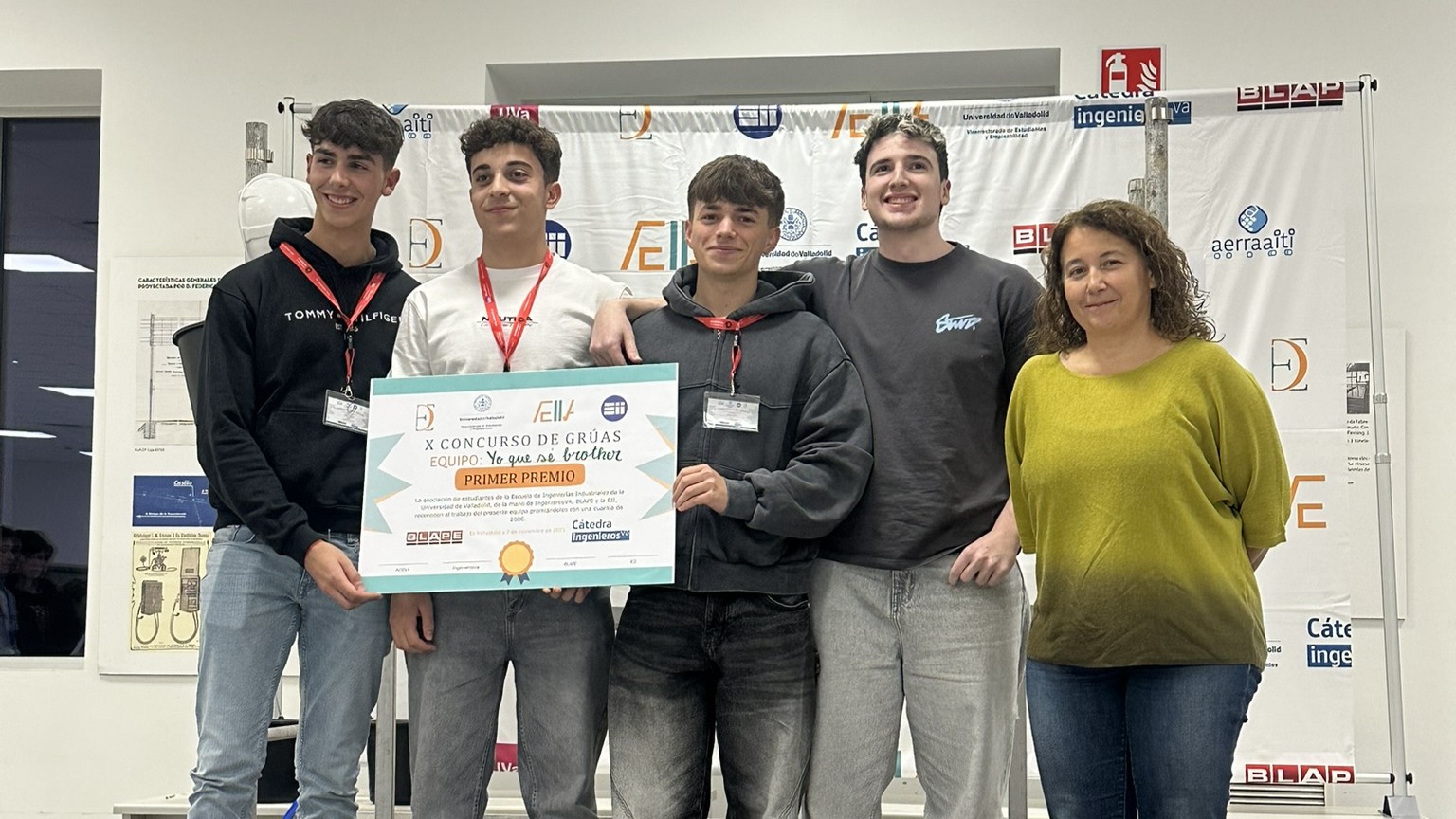 Ingenio, trabajo en equipo y mucha emoción en el X Concurso de Grúas de la Eii UVa