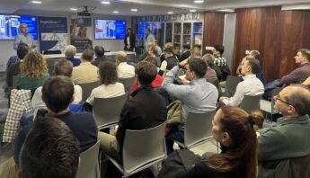 La jornada técnica sobre el nuevo Reglamento de Seguridad en Máquinas llena el salón de actos de ingenierosVA