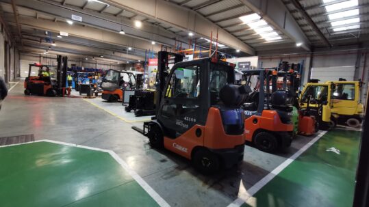 Carretillas Mayor recibe a los colegiados de ingenierosVA y les muestra su sistema de seguridad antiatropello