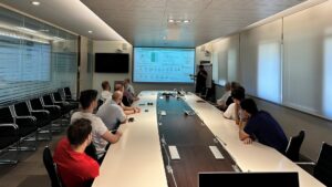 Los colegiados conocen los procesos de fabricación de la factoría de Renault en Palencia