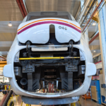 ingenierosVA reúne a medio centenar de colegiados en la visita técnica a los talleres de RENFE