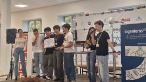 ingenierosVA entrega el primer premio del XI Concurso de Grúas de la UVa